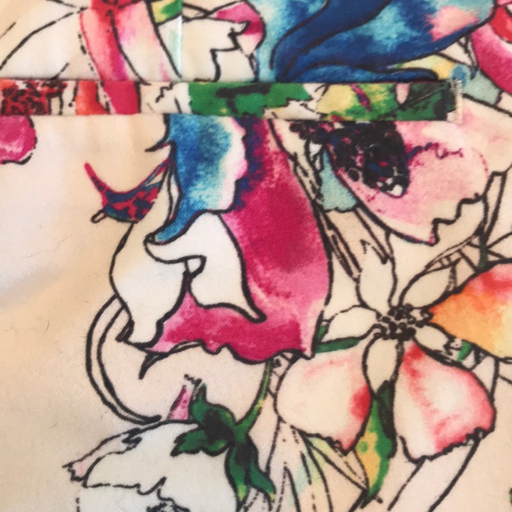Express Floral Print Women's Shorts - Picture 3 of 5
